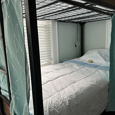 Mycrib Houston Hostel Екстериор снимка