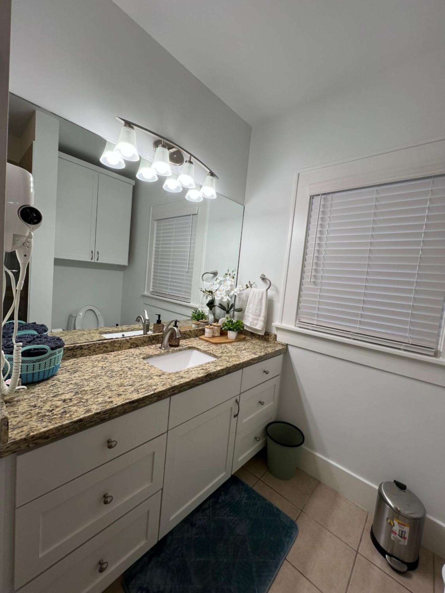 Mycrib Houston Hostel Екстериор снимка