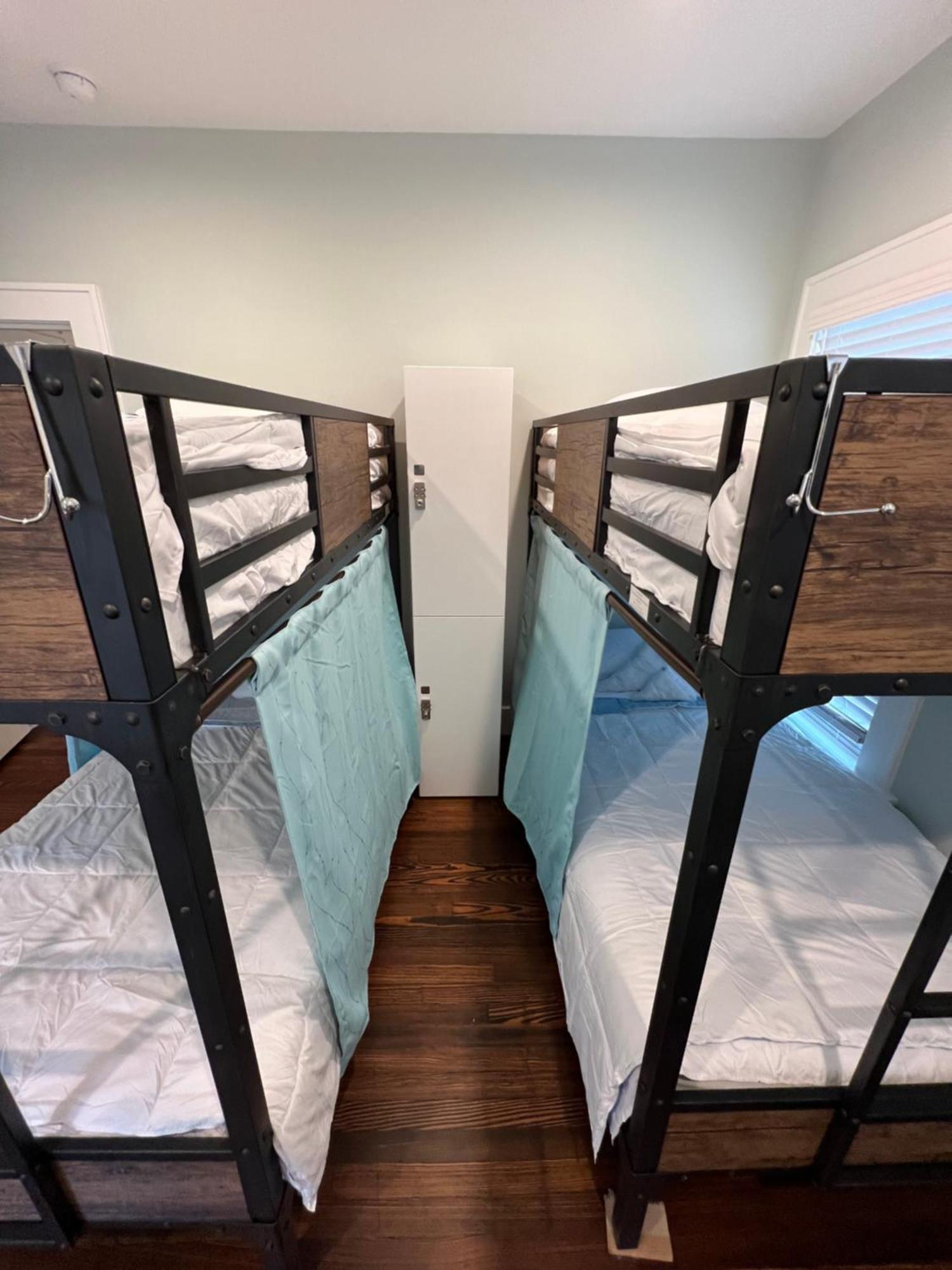 Mycrib Houston Hostel Екстериор снимка