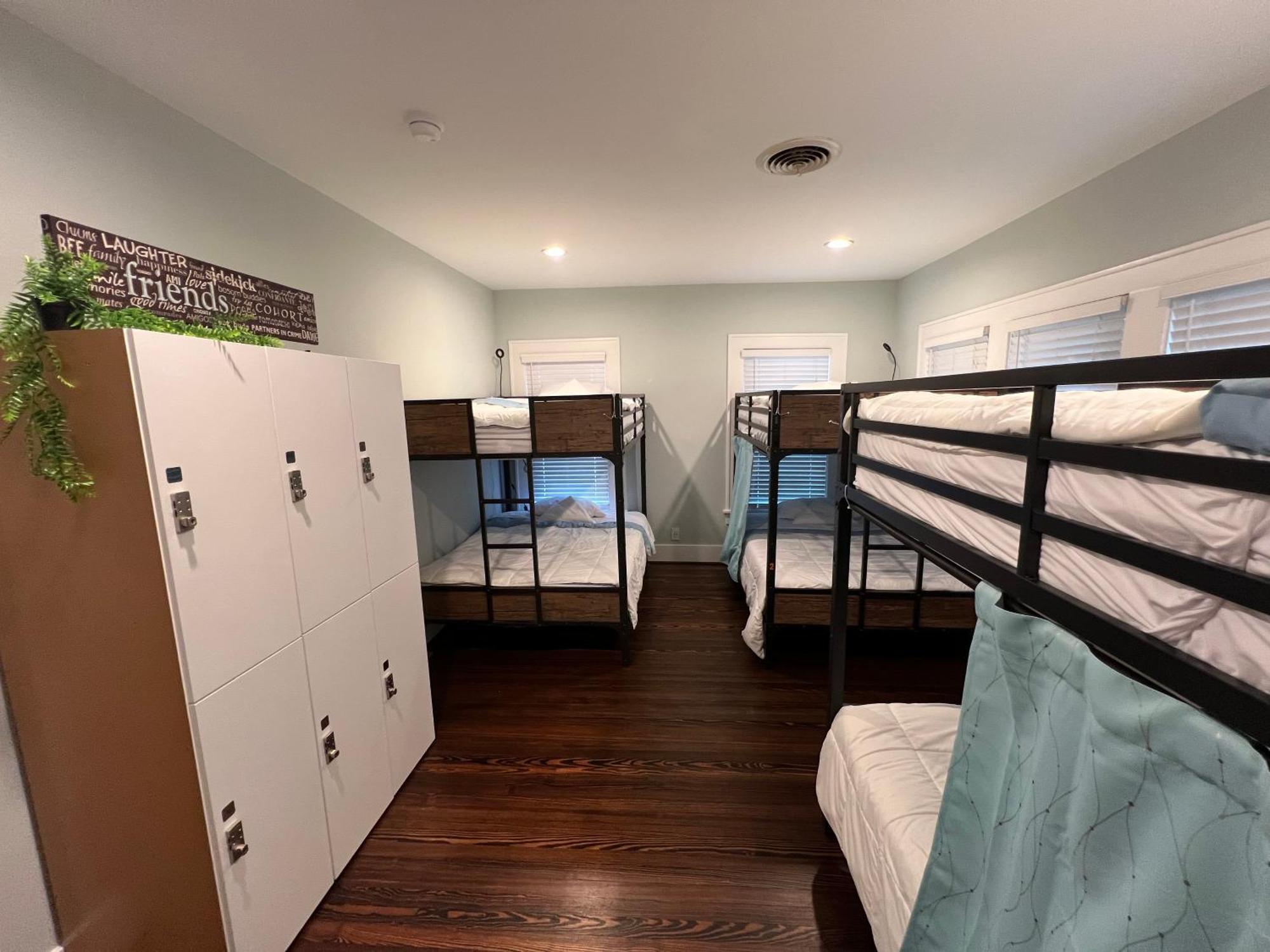 Mycrib Houston Hostel Екстериор снимка