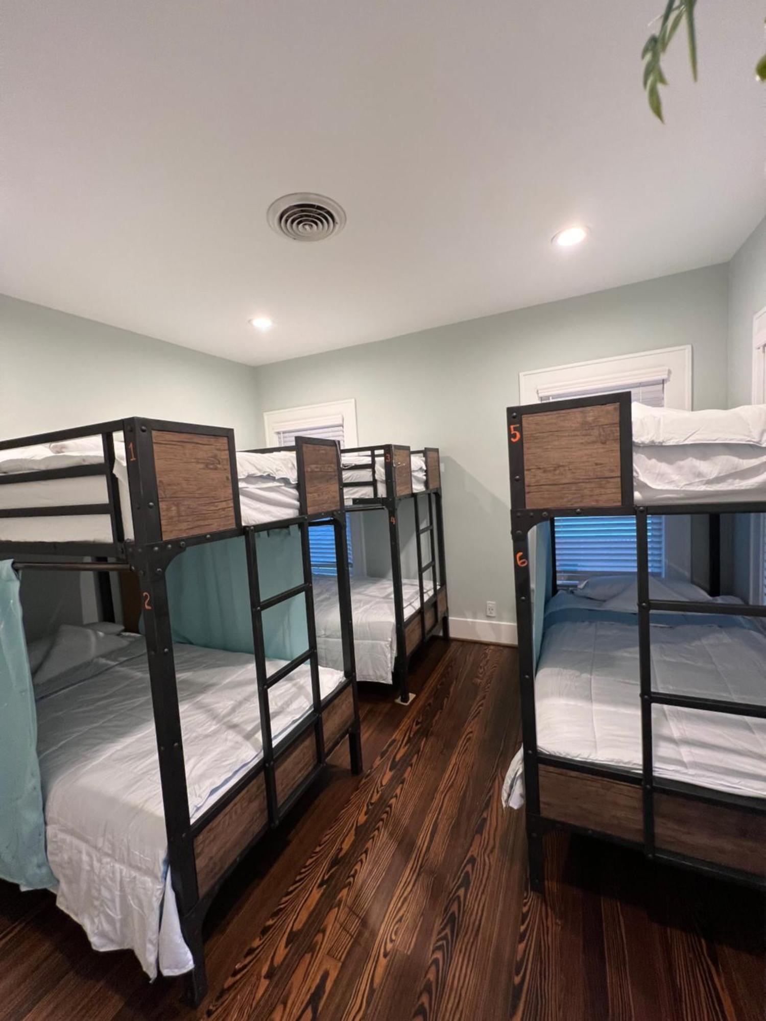 Mycrib Houston Hostel Екстериор снимка