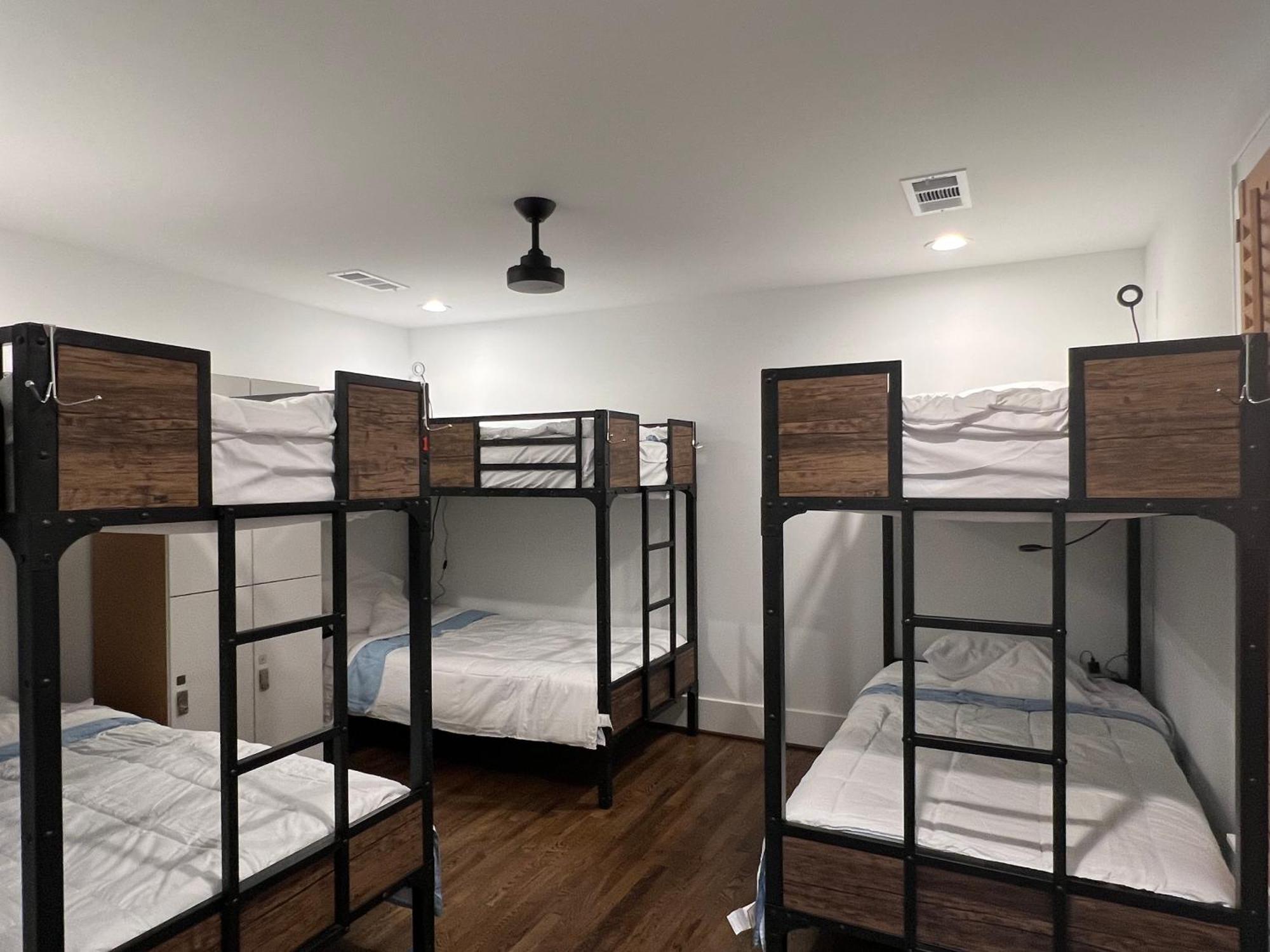 Mycrib Houston Hostel Екстериор снимка
